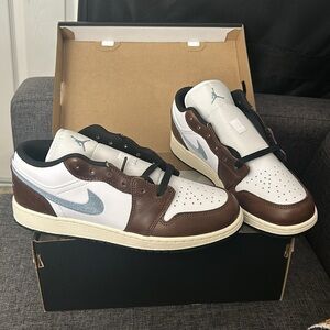 Air Jordan 1 Low SE (GS) - NWT